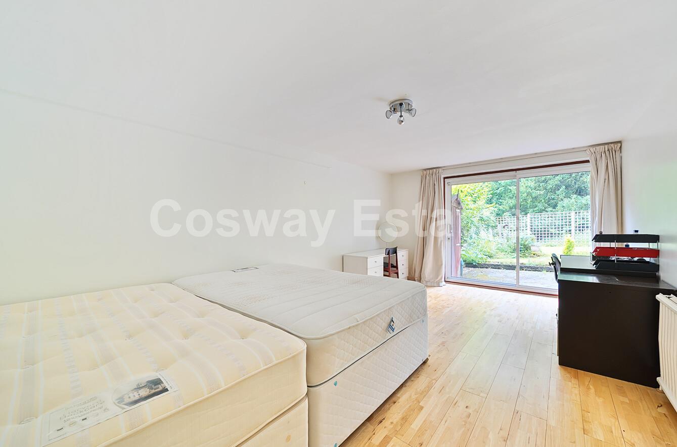 The Ridgeway, Mill Hill Village, NW7, London